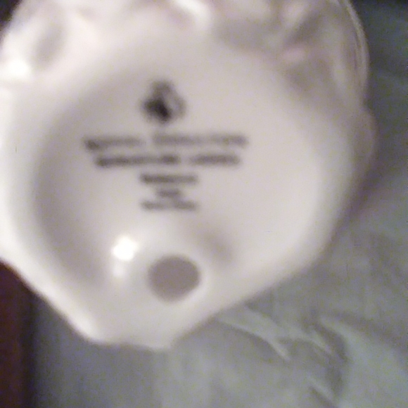 Royal Dolton Miniature Figurine (Rebecca) - Picture 2 of 9